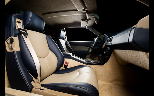 Intérieur de voiture avec diffuseur de parfum voiture de luxe Opulence qui parfume.